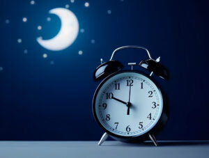Najlepsze godziny zasypiania i&nbsp;wstawania – o&nbsp;której&nbsp;iść spać, aby się zdrowo wyspać?