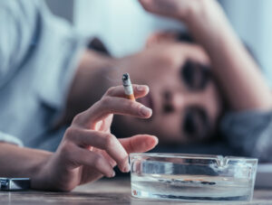 Nikotyna a sen – jak palenie papierosów wpływa na jakość snu?
